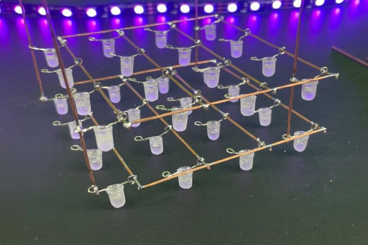 4x4x4 LED立方體的構(gòu)造