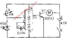 光控玩具汽車向前停車電路圖