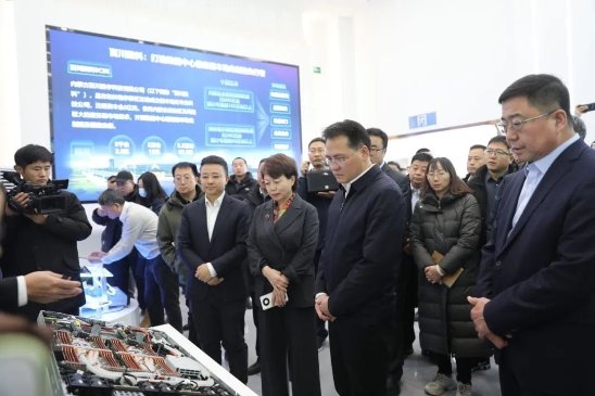 内蒙古和林格尔新区与三诺共建基地<b class='flag-5'>建成投产</b> 首批服务器成功下线