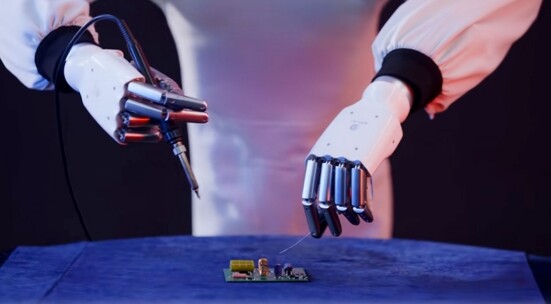 戴盟機器人發布Sparky 1：人形機器人兩大陣營已現，要能跑能跳還是要心靈手巧