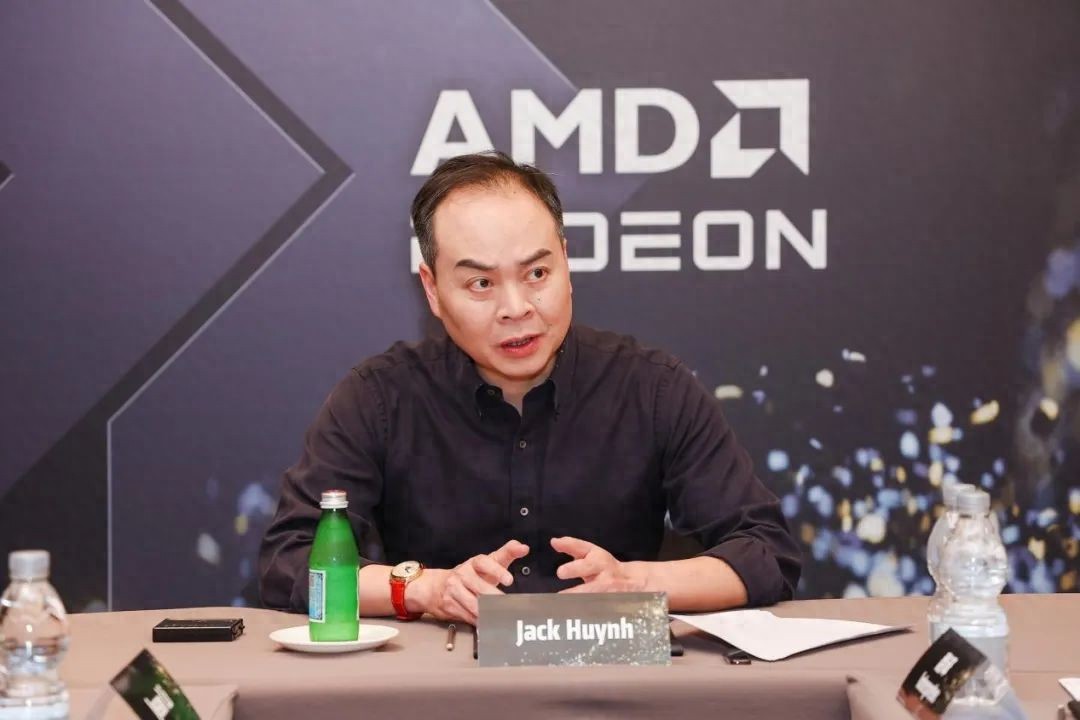 專訪<b class='flag-5'>AMD</b> Jack Huynh：重新定義異構AI計算的行業標準，堅守以用戶為核心的AI適配戰略