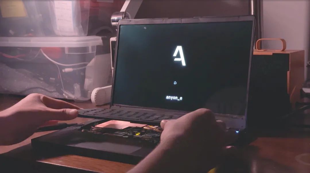 anyon_e:一款高度集成的開源RK3588筆記本電腦,配有世界上最薄的 QWERTY 無線<b class='flag-5'>機(jī)械</b><b class='flag-5'>鍵盤</b>