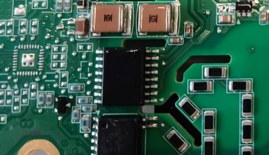 ?<b class='flag-5'>柔性</b>電子座艙:車規貼片電阻在曲面<b class='flag-5'>PCB</b><b class='flag-5'>中</b>的應力消除技術