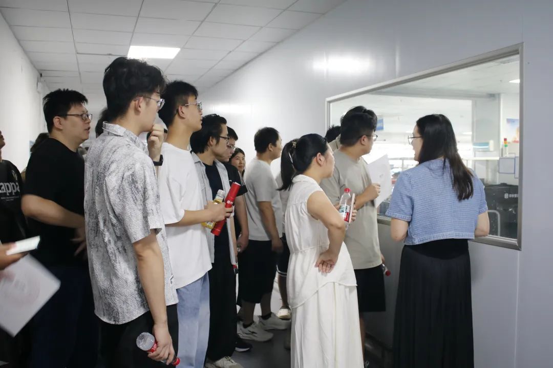 03bfe4de-6df6-11f0-9080-92fbcf53809c.jpg