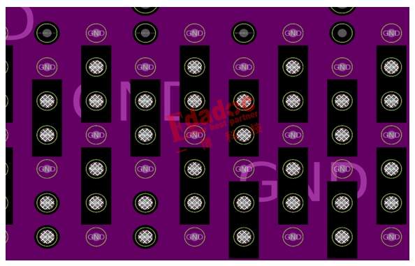 PCB反焊盤的樣子越詭異，高速過孔的性能越好？