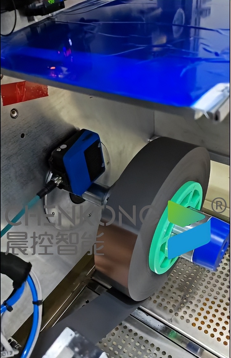 鋰<b class='flag-5'>電池</b>智造：工業(yè)高頻<b class='flag-5'>RFID</b>保障鋰電卷繞機(jī)高精度<b class='flag-5'>生產(chǎn)</b>