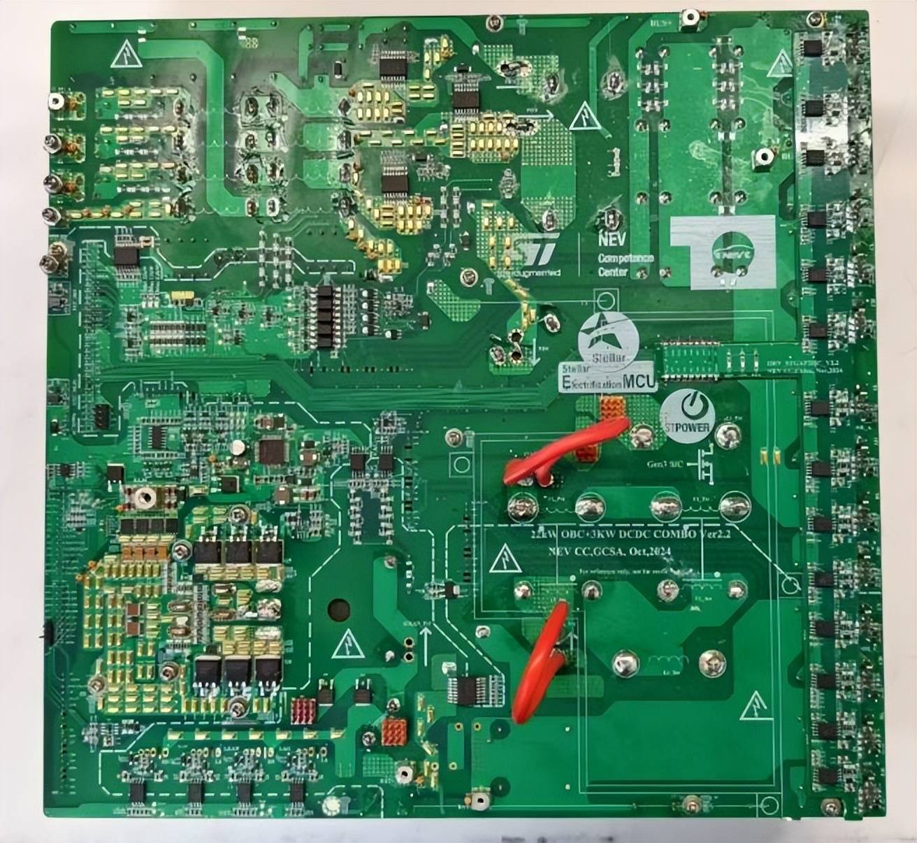 大聯(lián)大友尚集團(tuán)<b class='flag-5'>推出</b>基于ST產(chǎn)品的11<b class='flag-5'>KW</b> AC/DC高壓<b class='flag-5'>電源</b>和<b class='flag-5'>3KW</b> DC/DC高壓轉(zhuǎn)低壓系統(tǒng)<b class='flag-5'>方案</b>