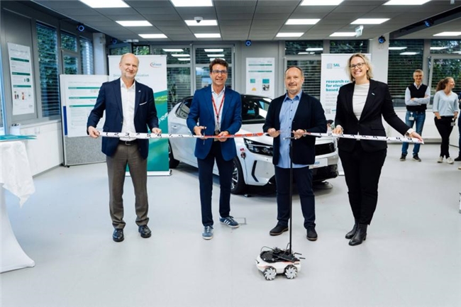 英飛凌成立全新超寬帶（UWB）應(yīng)用<b class='flag-5'>實驗室</b>