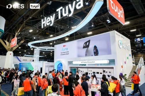 在CES 2026涂鴉智能展區(qū)，我們看到了未來“賽博寵伴”的樣子