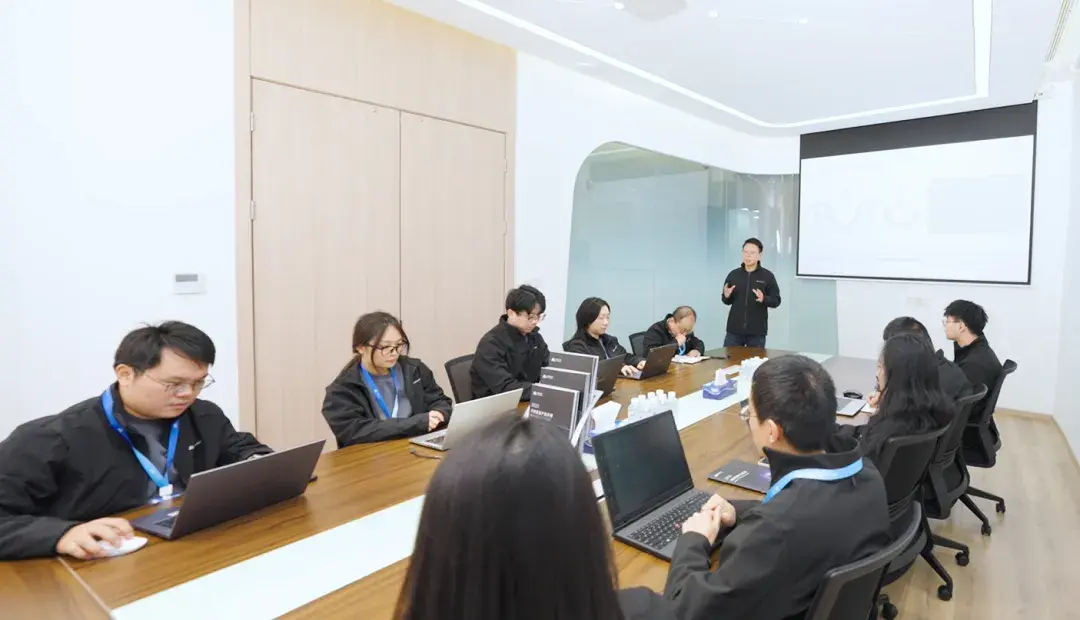 独家专访 | 灵境智源用“中国脑”加速具身智能商业化落地