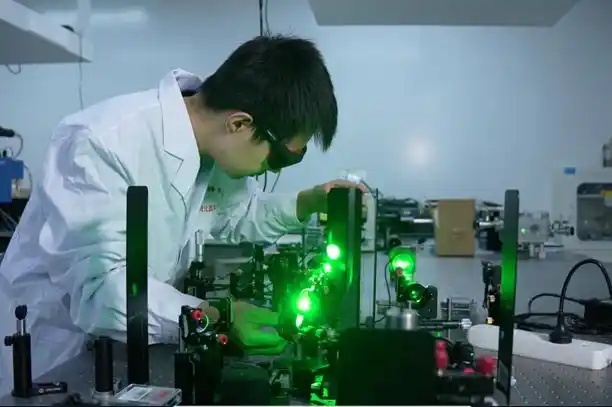 重要突破！國產新<b class='flag-5'>晶體</b>刷新激光輸出紀錄