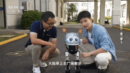 能互懟會接梗，央視揭秘：機器人的“硅基大腦”已經(jīng)進化成這樣了？