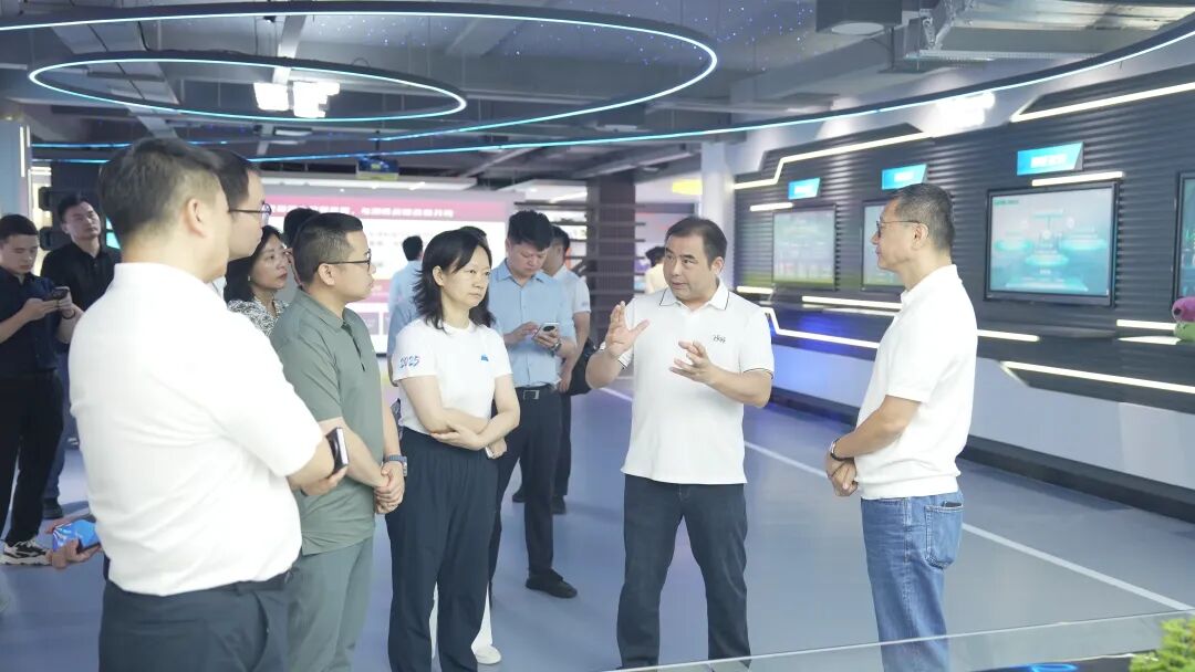 拓维信息