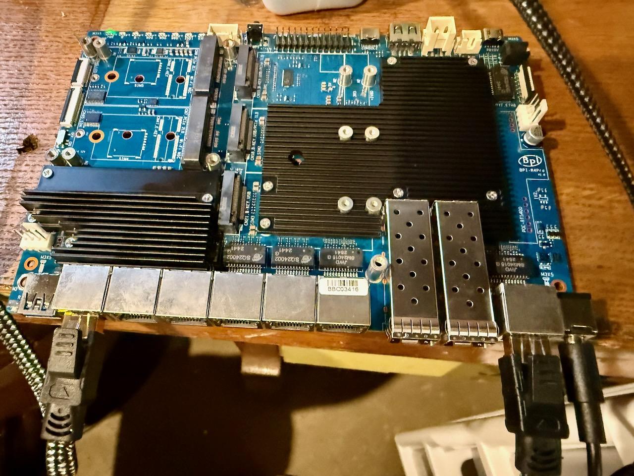 Banana Pi BPI-R4 Pro 评测：一款我用来搭建堡垒机的 10Gbps 路由器板
