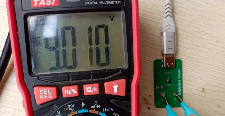 支持PD取電20V給設備充電，電路簡單性比價非常高的<b class='flag-5'>一款</b><b class='flag-5'>快</b><b class='flag-5'>充</b>協(xié)議芯片