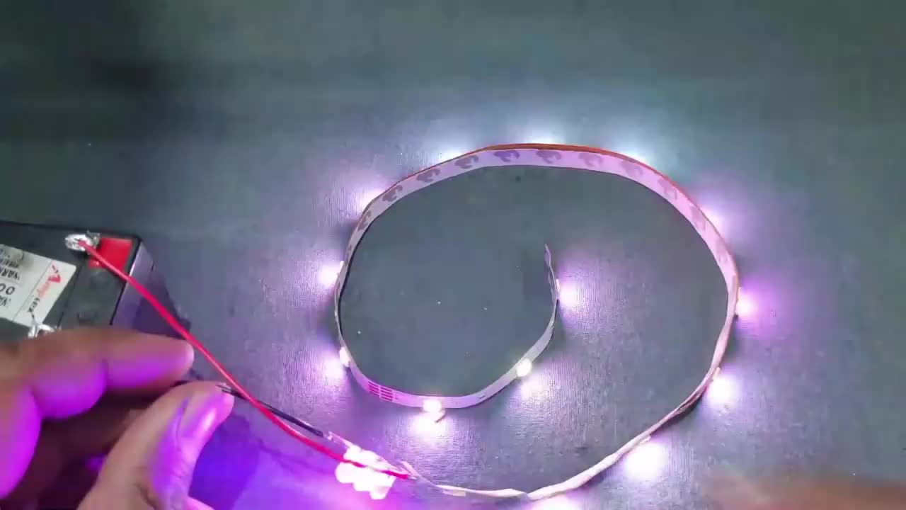 来看一下RGB灯带的LED是如何连接的