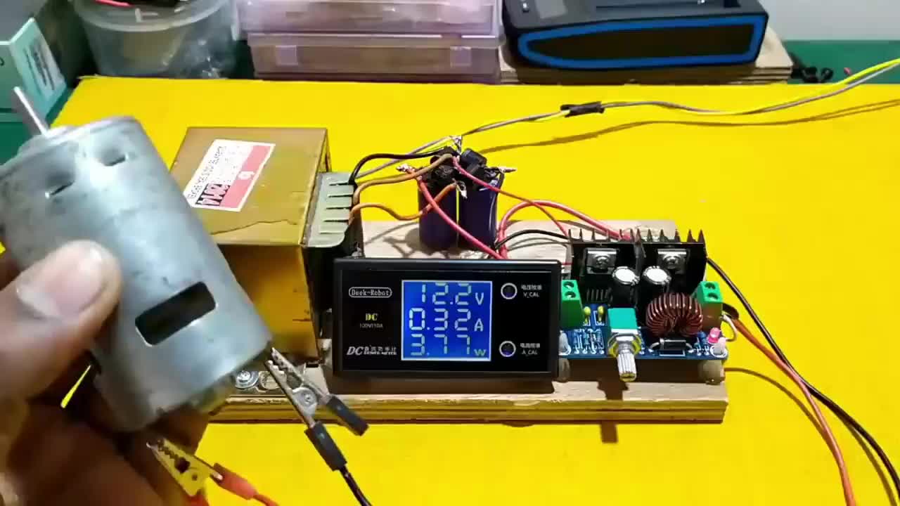 做一个DC可调电源，带电压电流显示