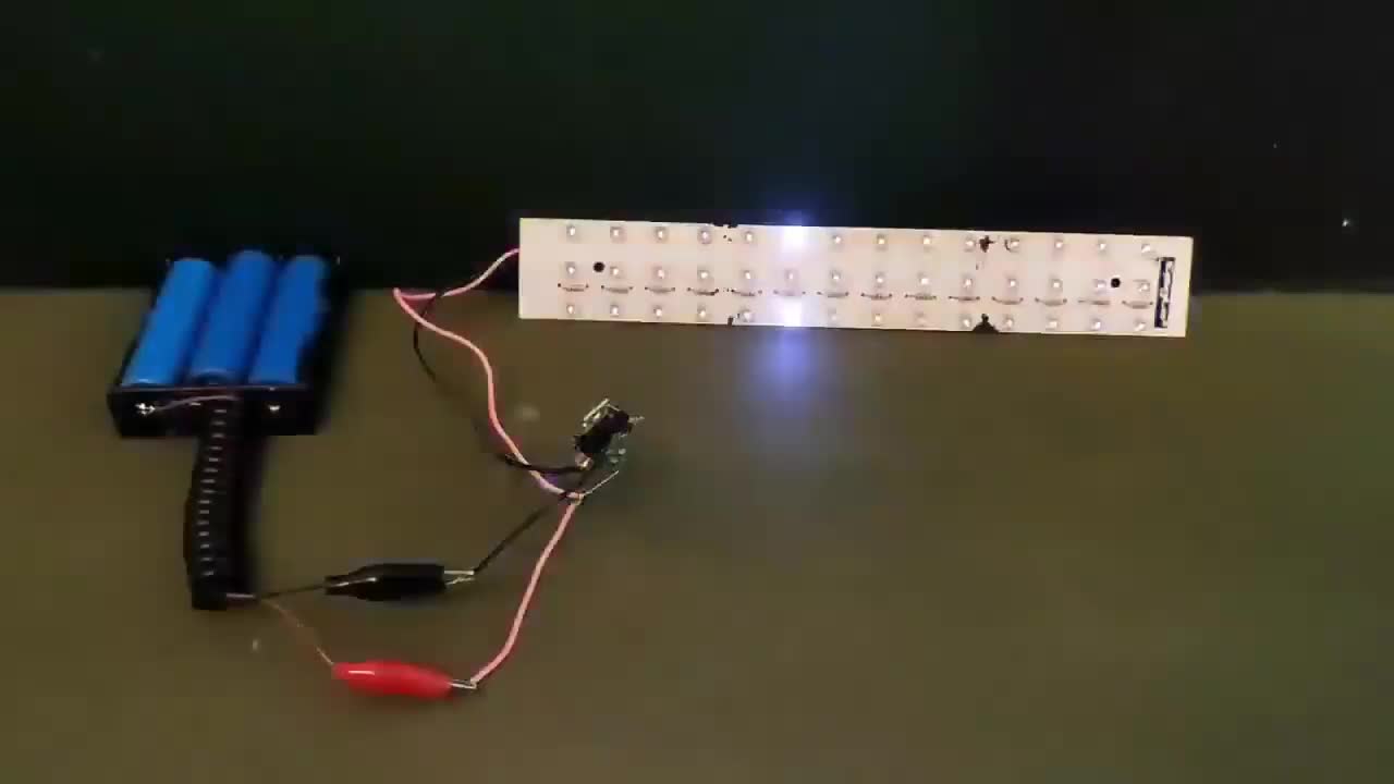 使用两个三极管驱动灯板做一个自激闪光灯