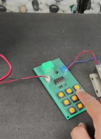 使用CD4017做的電子密碼鎖，很實用