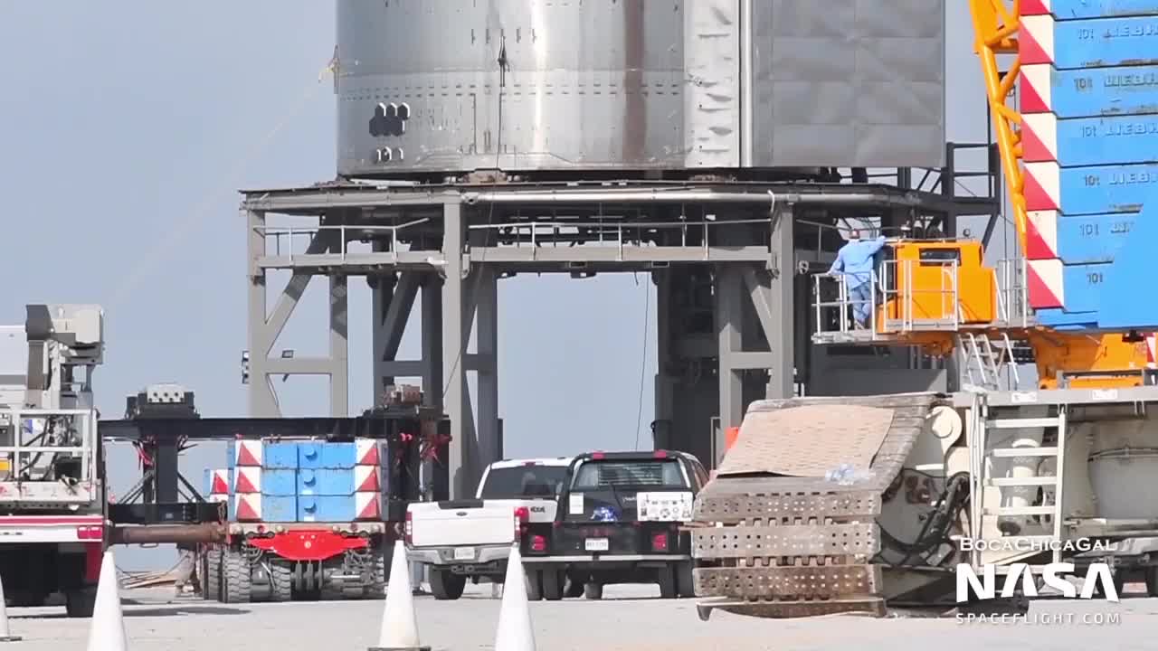 星舰SN15从发射台运回火箭厂，短期再发射无望 #SpaceX 