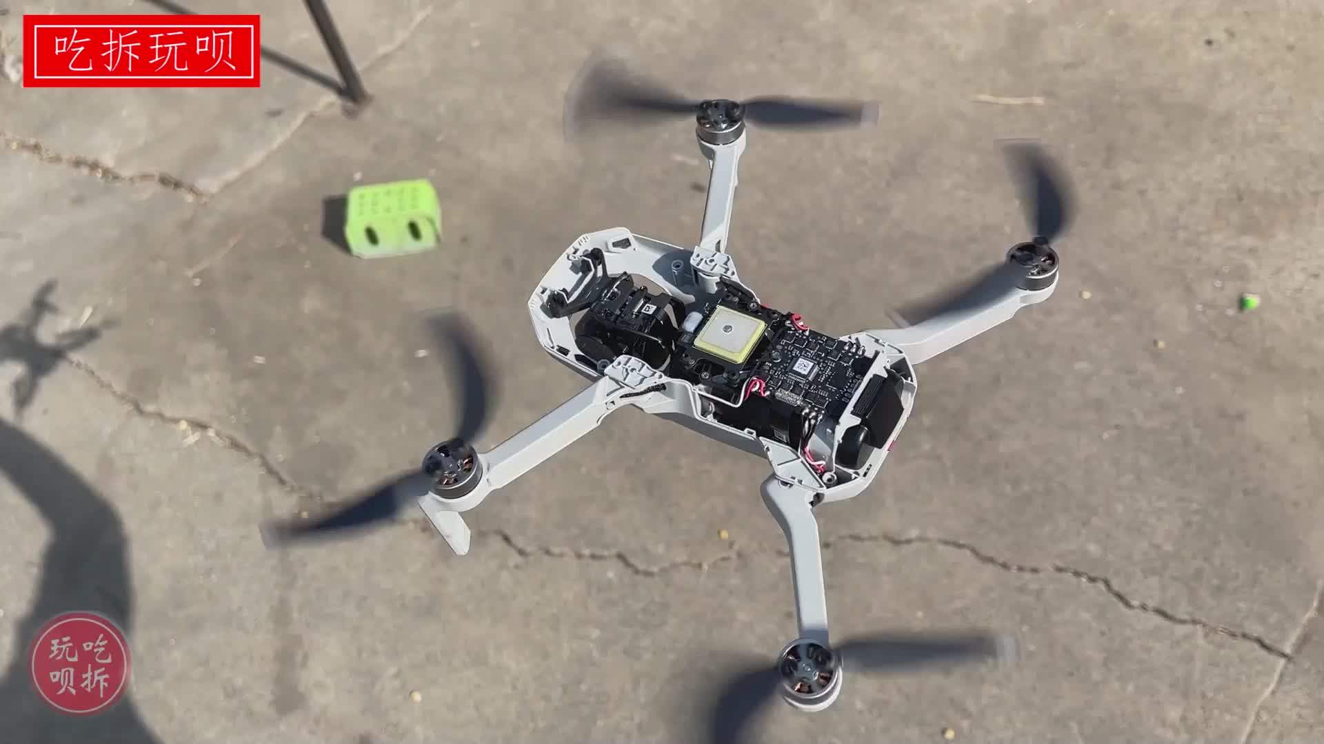 拆解大疆mavic mini无人机飞行器 修好后我决定还给粉丝   #吃拆玩呗 