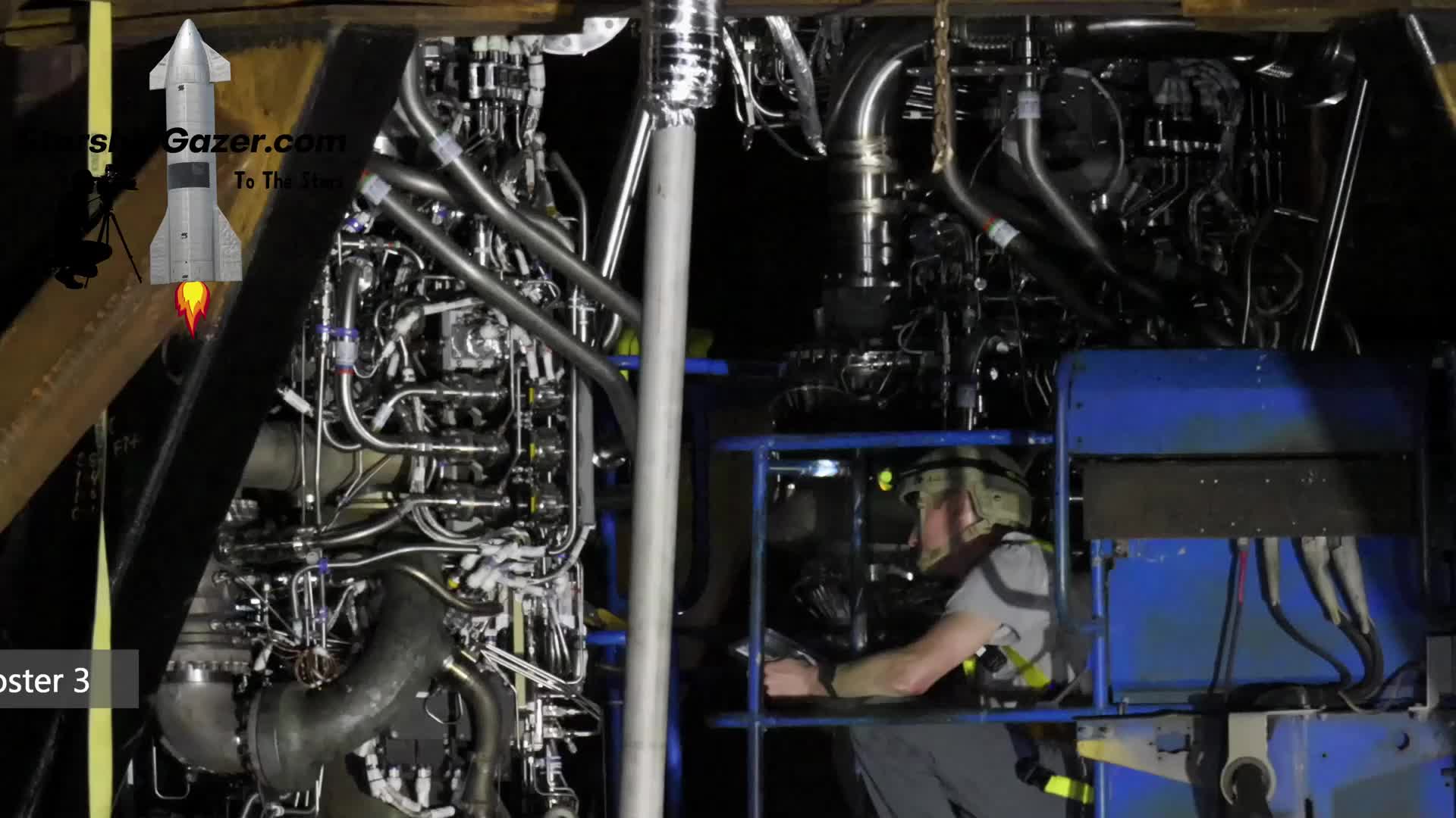 【4K】工人檢查SpaceX星艦助推器3上的猛禽引擎