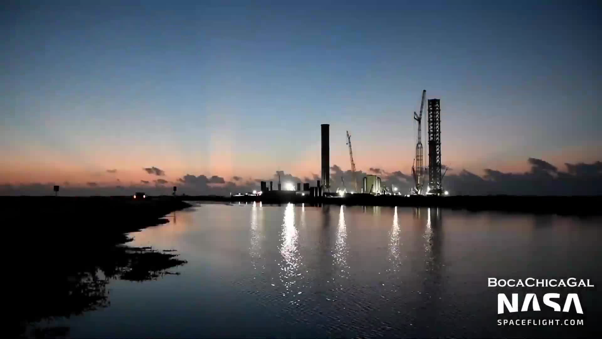 【中文浓缩】SpaceX星舰20暂时拆卸下所有猛禽引擎，星舰21和助推器5的部件现身