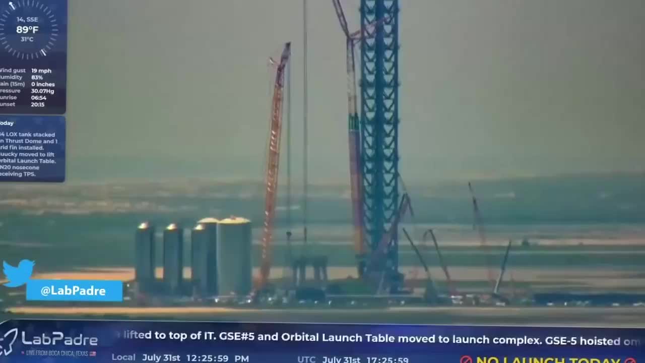 SpaceX星舰轨道发射台台面完成吊装
