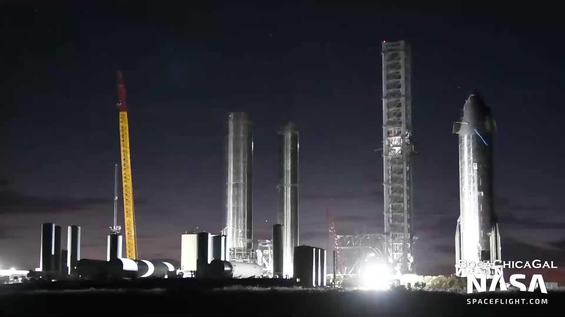【中文浓缩】SpaceX星城全新宽机库框架初具规模，轨道发射储罐持续加注液氧