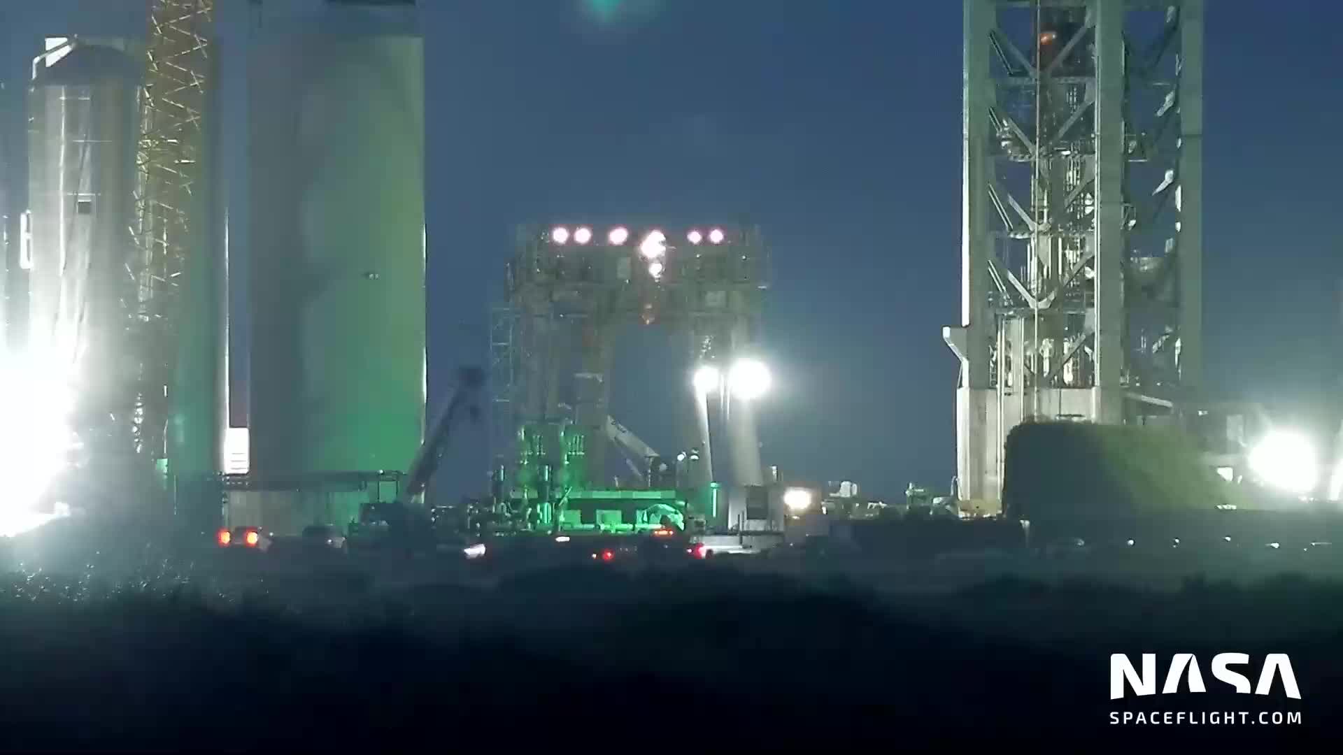 【中文浓缩】SpaceX星城工作恢复，星舰20隔热瓦更换看似进入尾声