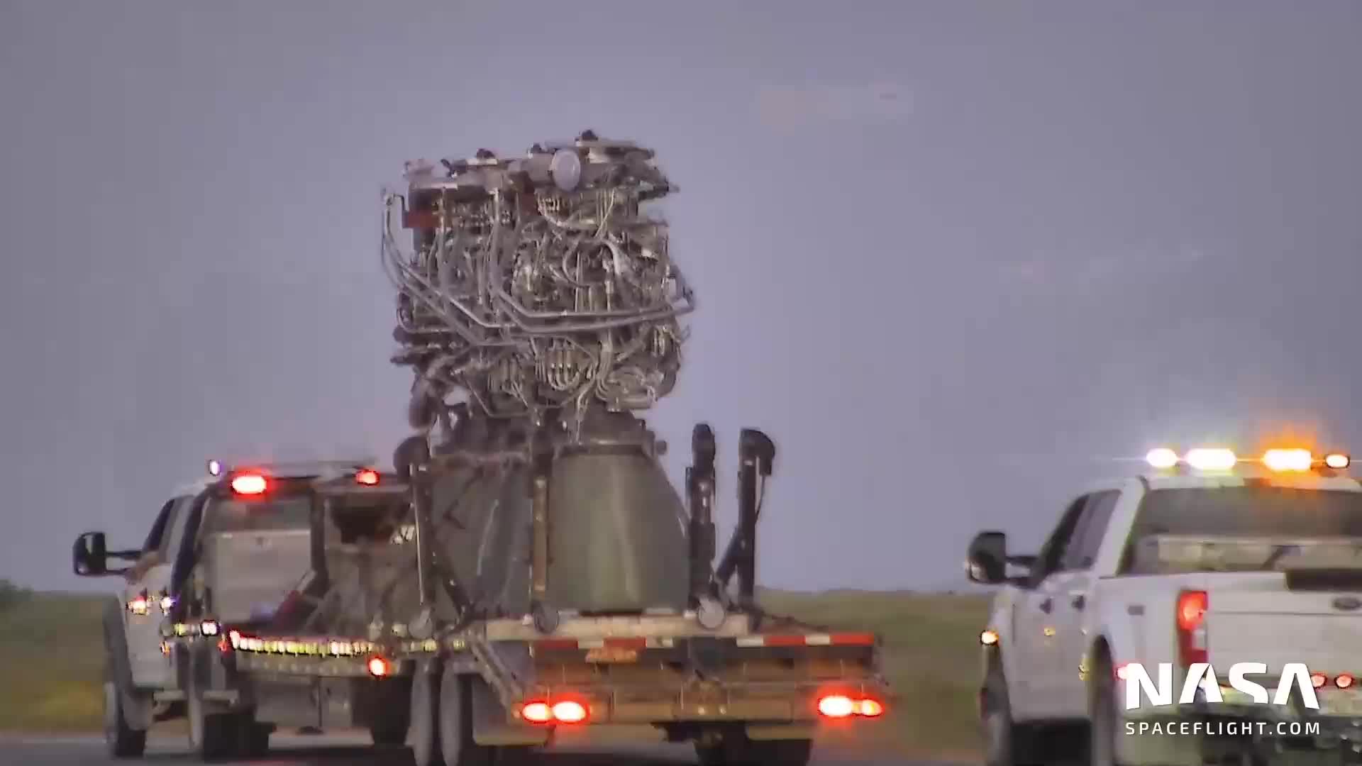 【中文浓缩】SpaceX星舰20再次安装猛禽引擎，拆除部份受损隔热瓦