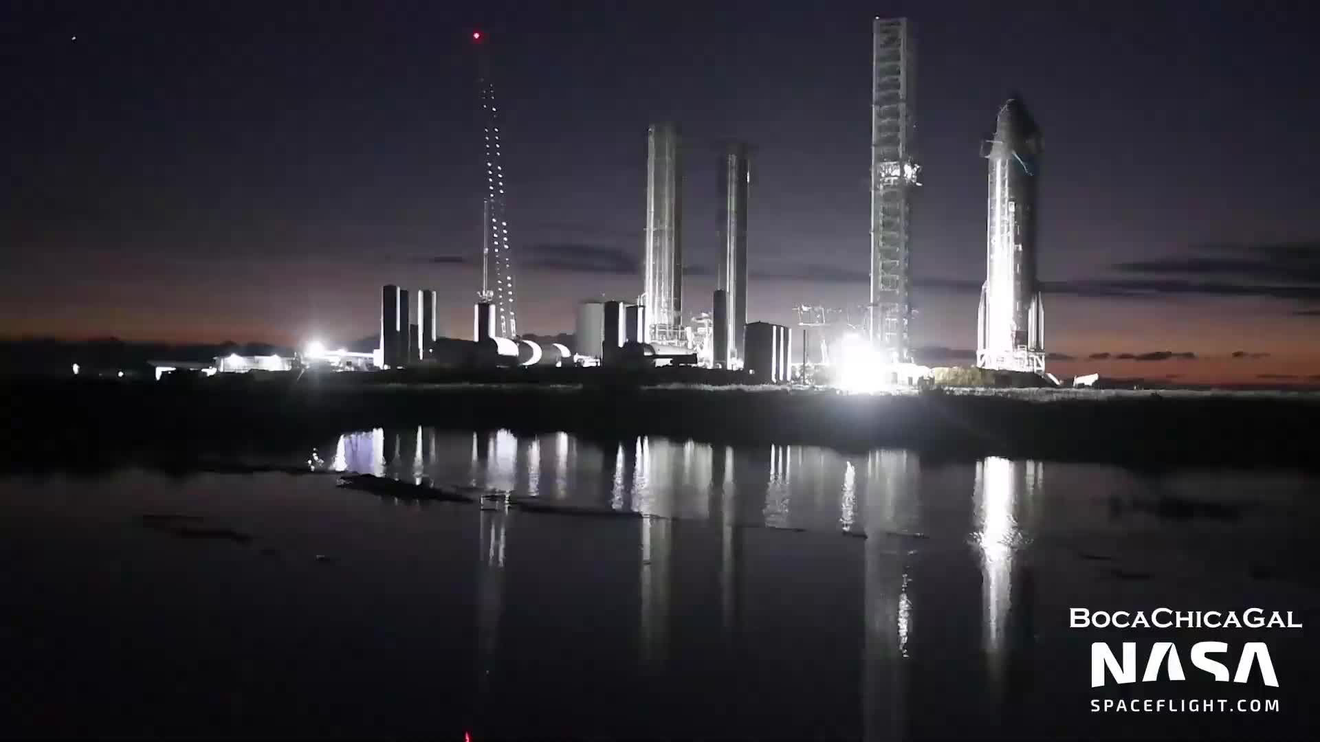 【中文浓缩】SpaceX风格机器狗现身星城，星舰20准备静态点火测试
