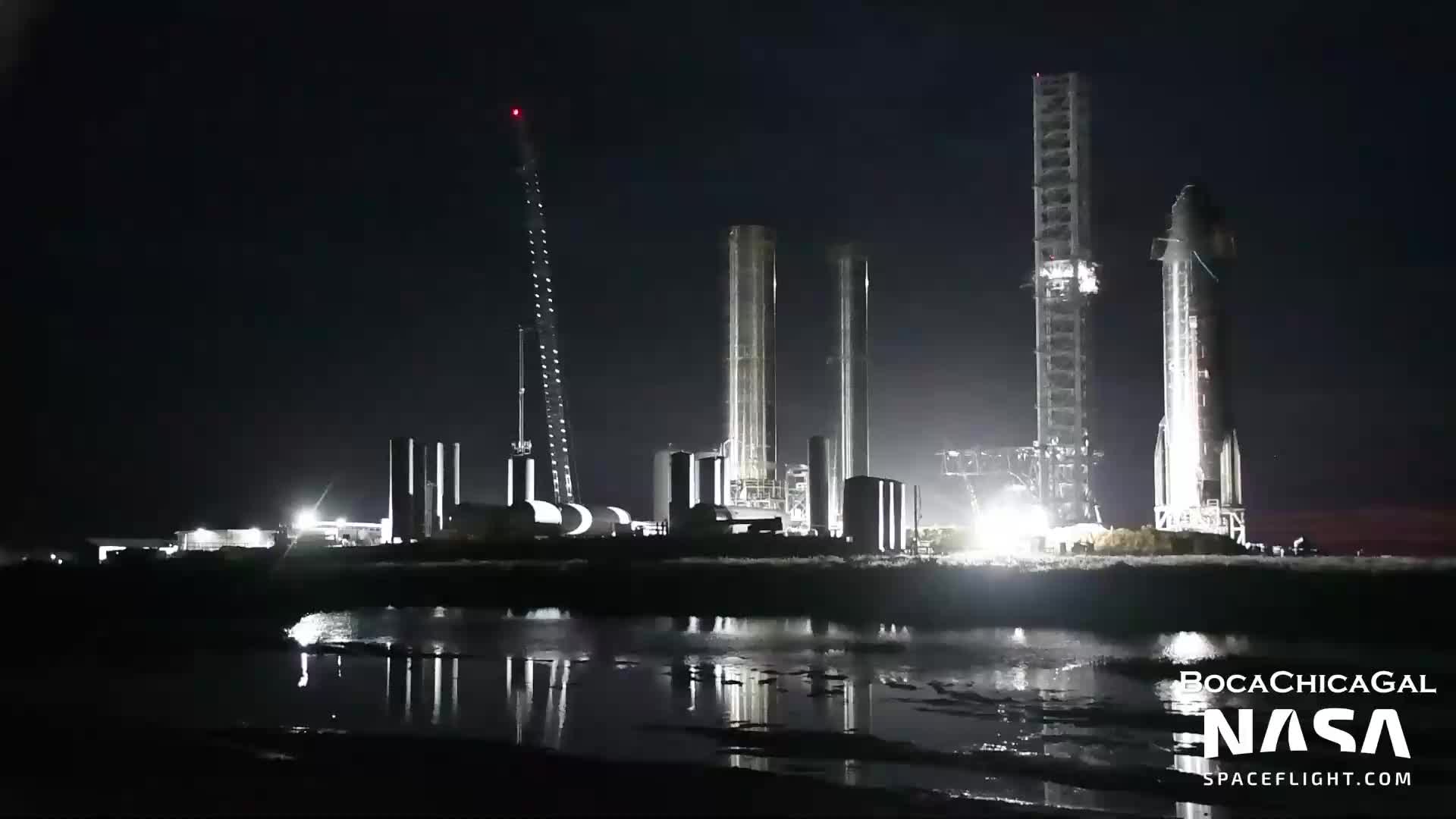 【中文浓缩】SpaceX星舰助推器4安装COPV罩，星舰20做静态点火准备