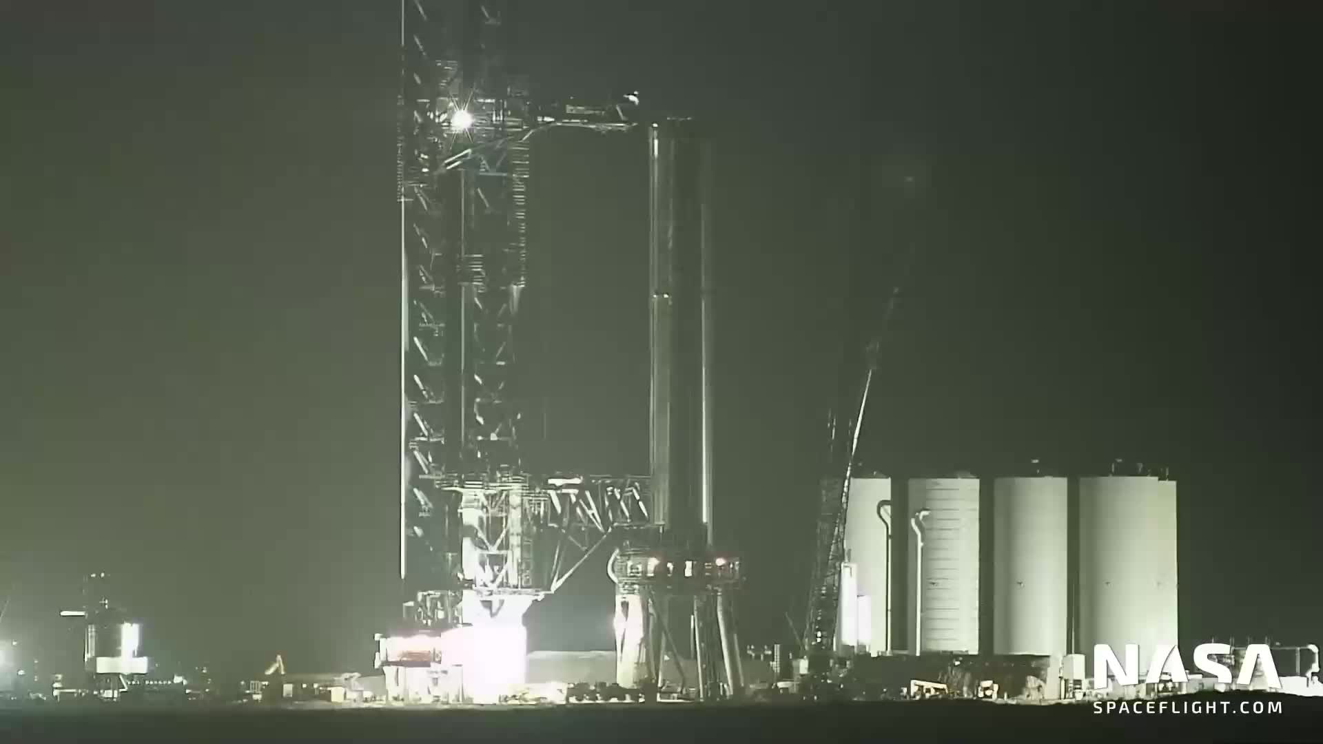 【中文浓缩】SpaceX星舰助推器4进行点火器测试，星舰20等待新一次静态点火