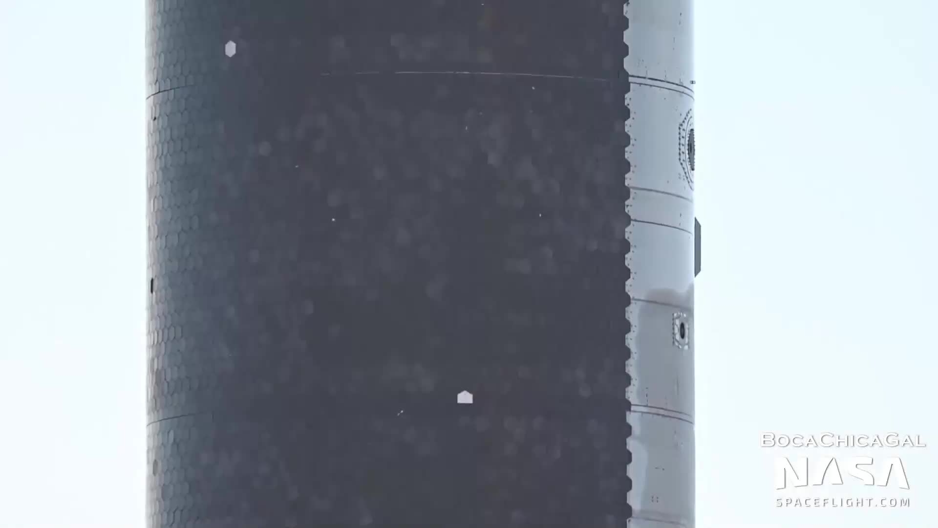 【中文浓缩】SpaceX星舰20静态点火测试多角度回放，两个测试罐体运到发射场2