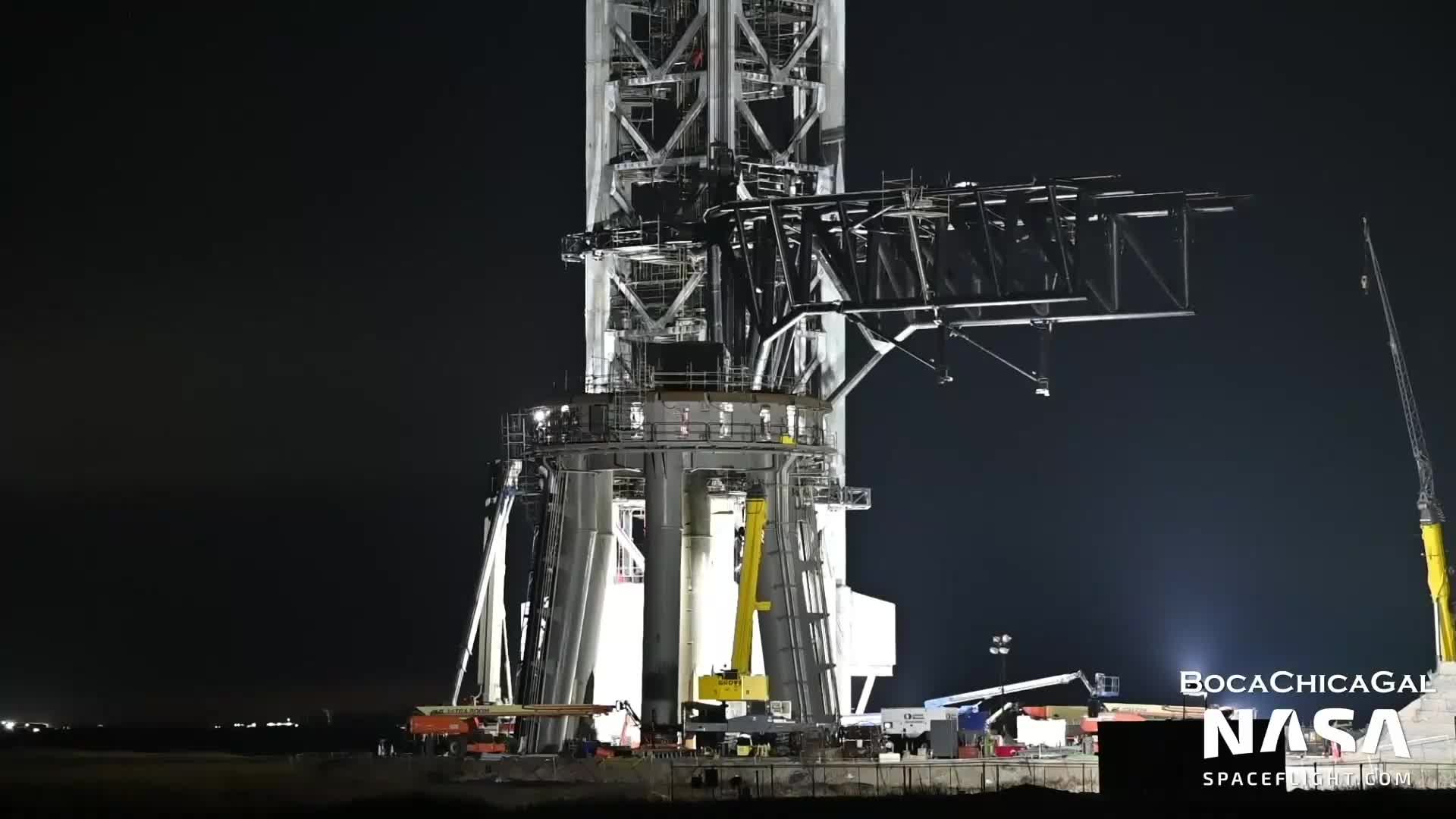 【中文浓缩】SpaceX星舰发射架回收臂再次测试，助推器3进行拆解2