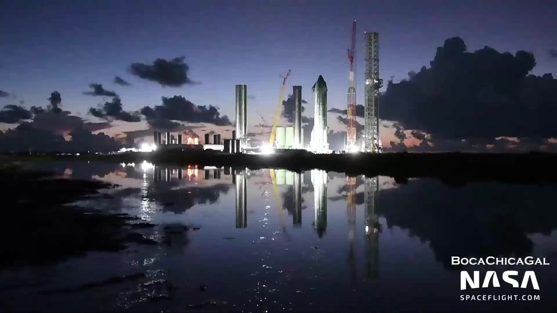 【中文浓缩】SpaceX星舰发射场的储罐继续灌注液氮，星舰20下的推力模拟器