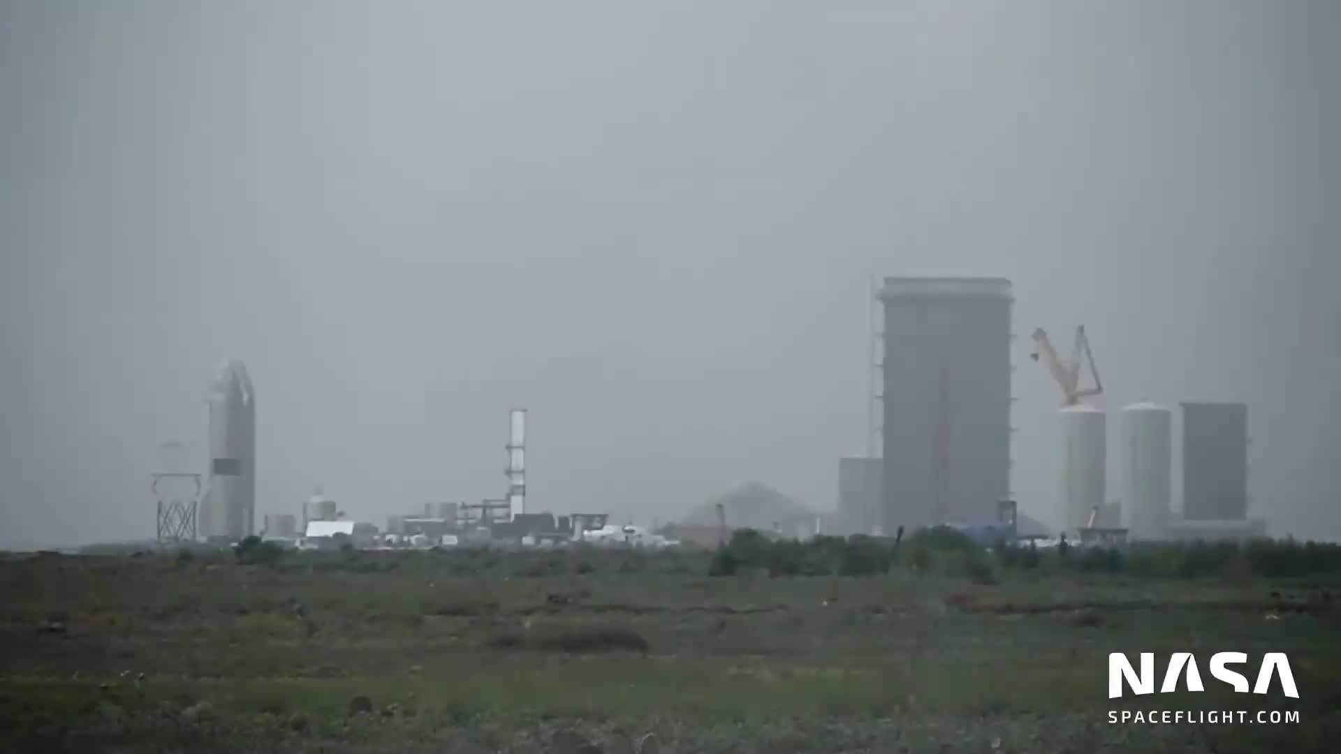 【中文浓缩】飓风中的SpaceX星舰基地