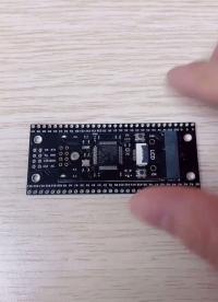 #單片機 兩個stm32g030開發板。