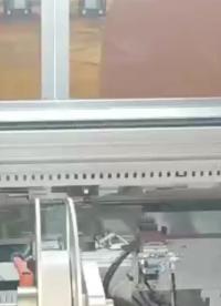 pcb板自動貼標簽設(shè)備，可貼一/二維碼標簽、背膠、導電布、導電泡棉、緩沖泡棉、防水泡棉、銅箔、散熱硅膠片等