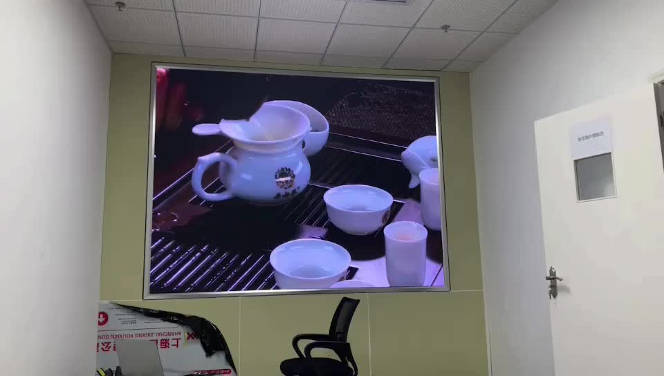 广州某直播间5平方室内P1.8超清LED大屏点亮效果 #产品方案 
