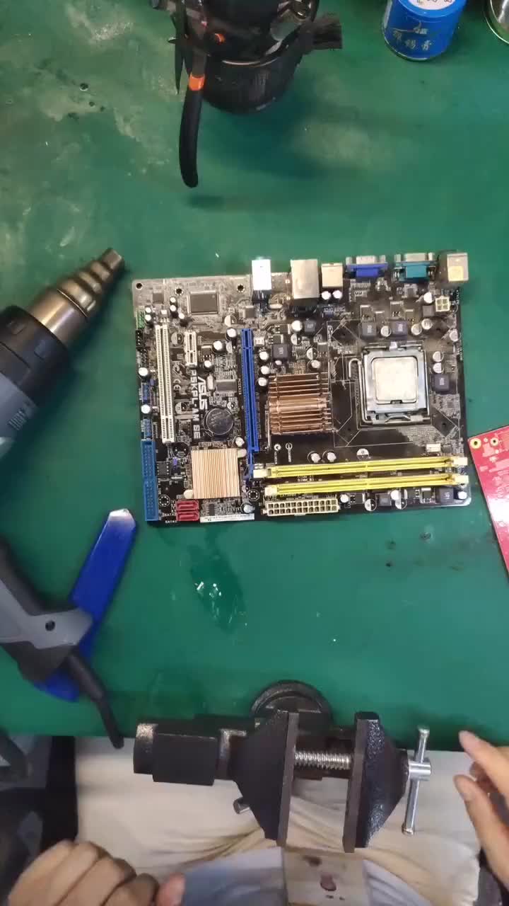 214 拆解10年前的電腦CPU，看看里面的芯片拆解10年前的電腦CPU，看看里面的芯片