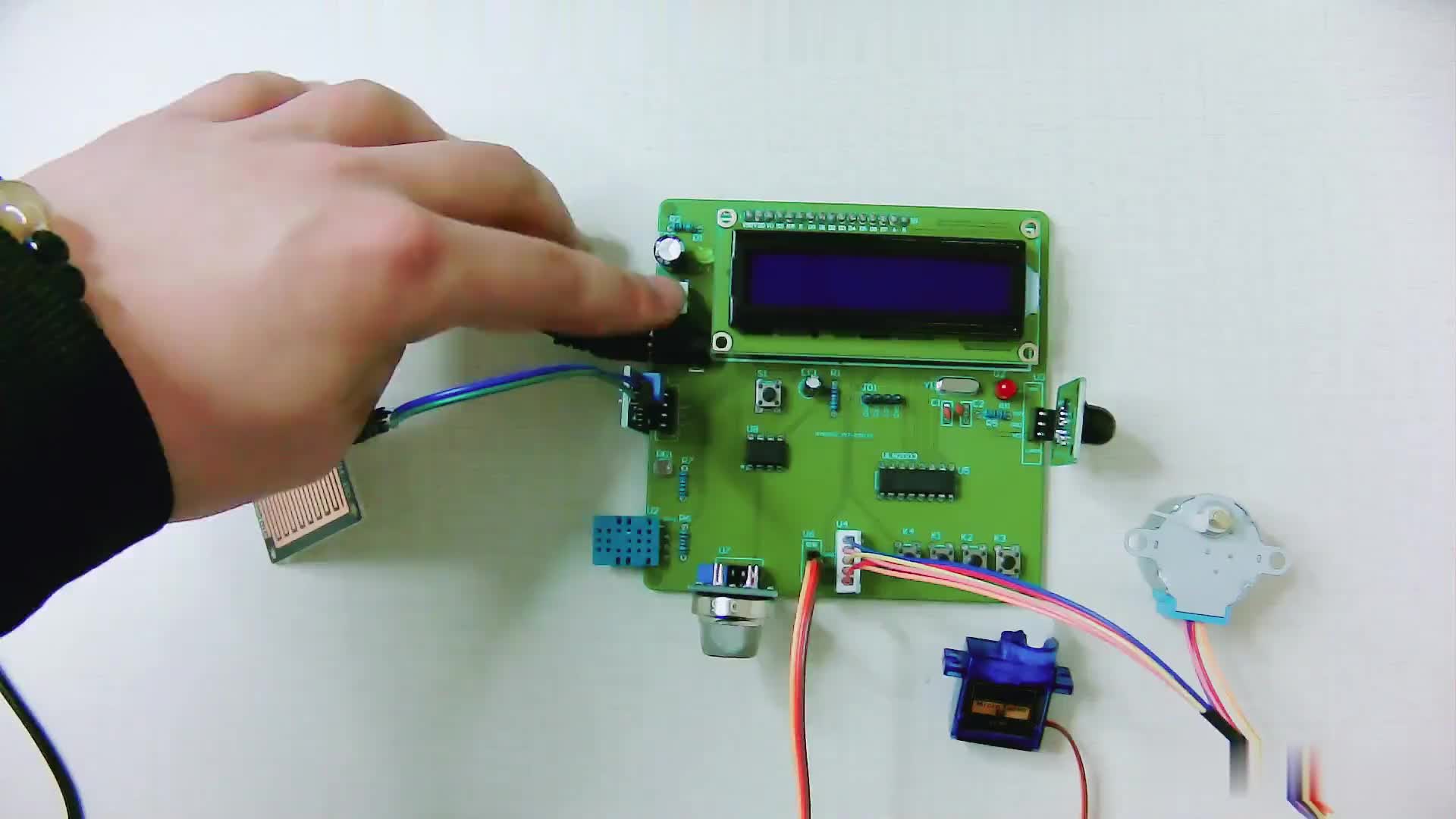 #硬聲創作季  基于單片機的智能窗戶的設計【實物視頻講解】 (2)