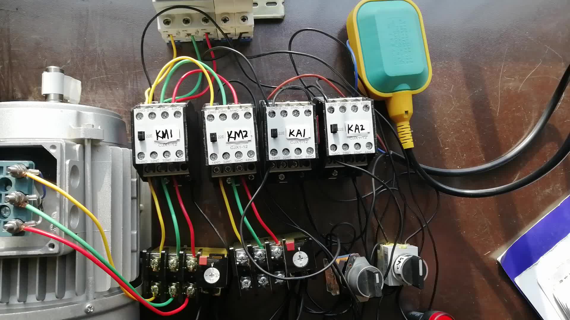 #硬聲創(chuàng)作季  自動供水電路，設計精妙實用，兩臺水泵互為備用故障自動切換，可以手動可自動