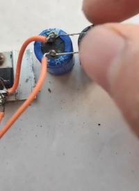 第4集｜這次通電沒(méi)問(wèn)題，就是電容后面的線冒煙了，是不是加太大了#特斯拉線圈#電子琴愛(ài)好者 #硬聲創(chuàng)作季 