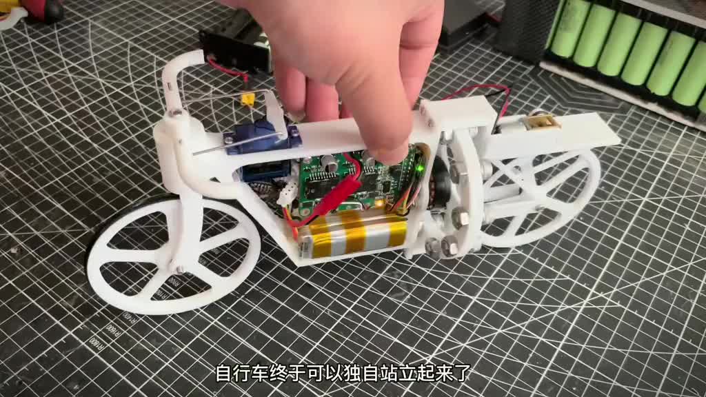 #硬聲創(chuàng)作季  小知識：自行車終于可以自己站立了，他已經(jīng)算是一個成熟的自行車了。