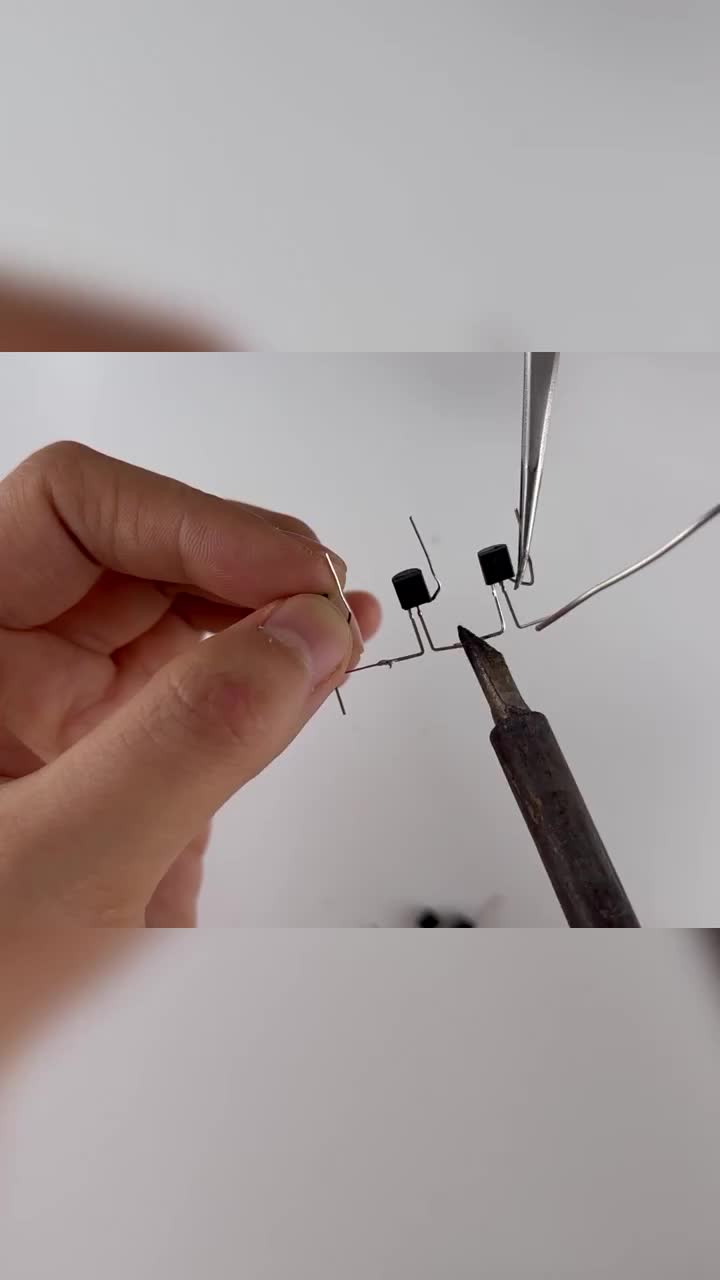 汽車轉(zhuǎn)向燈的制作#電工?#科技?#電工知識#硬聲創(chuàng)作季 