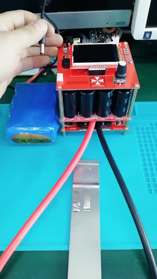 制作的小點焊機，用12伏蓄電池，鋰電池都可以供電，只要電池放電能達到8安以上就可以用，效果也非#硬聲創作季 