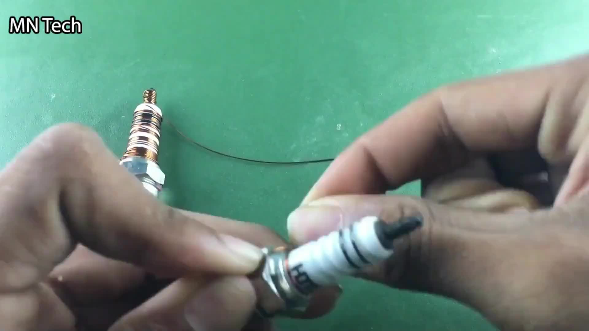 #硬聲創(chuàng)作季  不用插電就能亮起來，這樣的操作第一次見，真是大開眼界