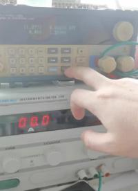 8-30V轉(zhuǎn)12V  1.5A.自動升降壓芯片.當(dāng)輸出電壓低于輸入電壓時為降壓.當(dāng)輸出電壓高于輸入電壓時為升壓